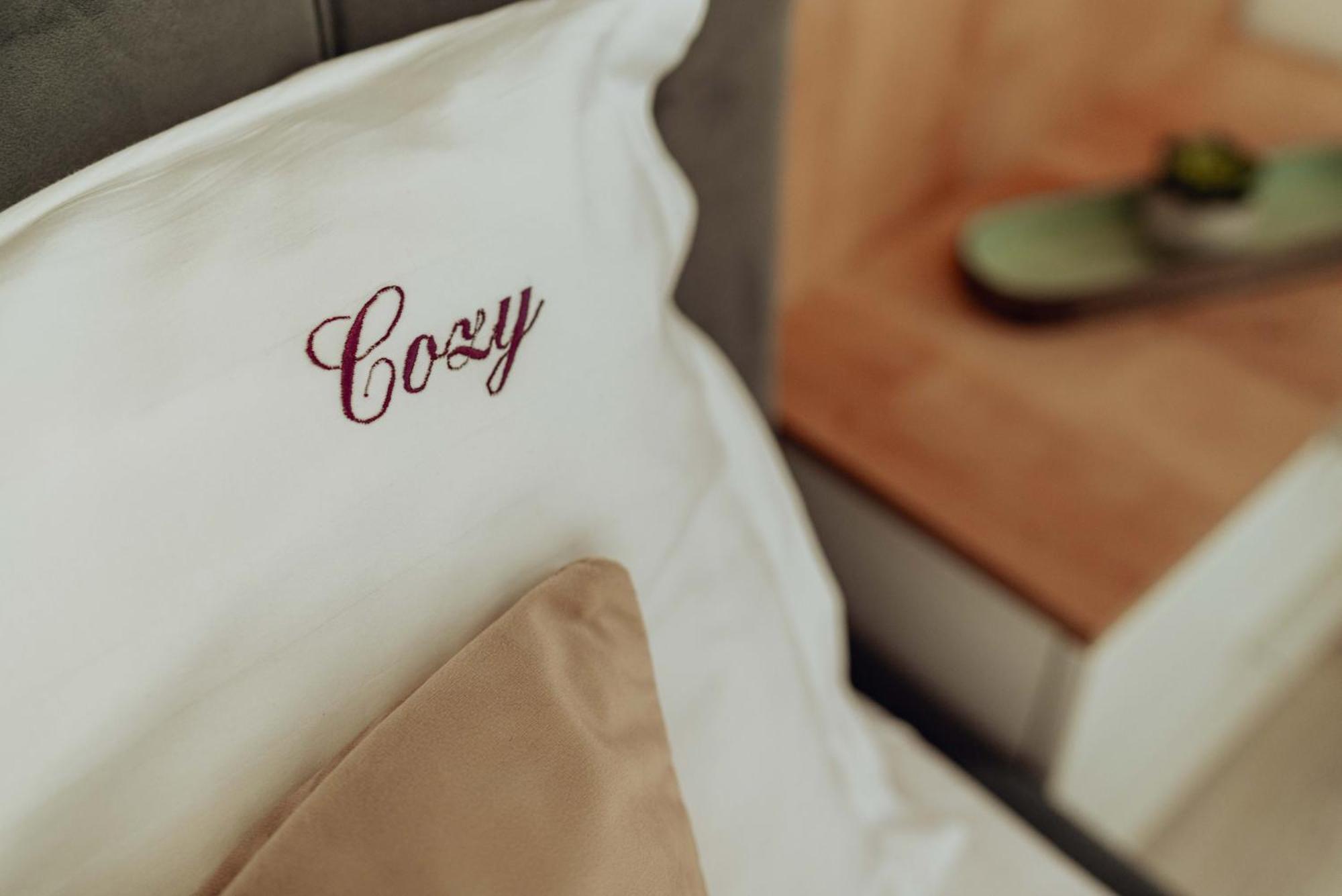 Cozy Apartments - One Residence ยาช ภายนอก รูปภาพ