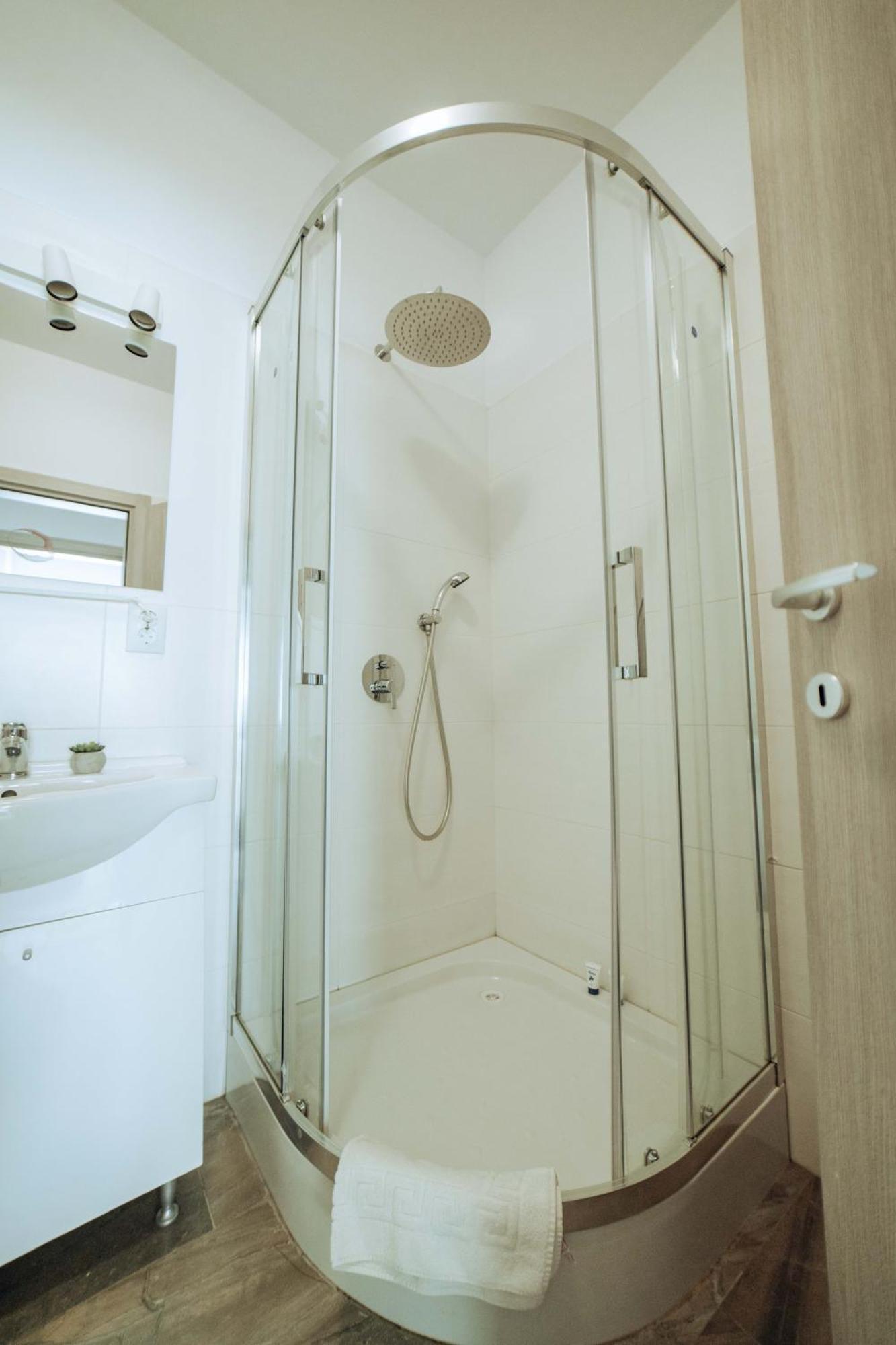 Cozy Apartments - One Residence ยาช ภายนอก รูปภาพ